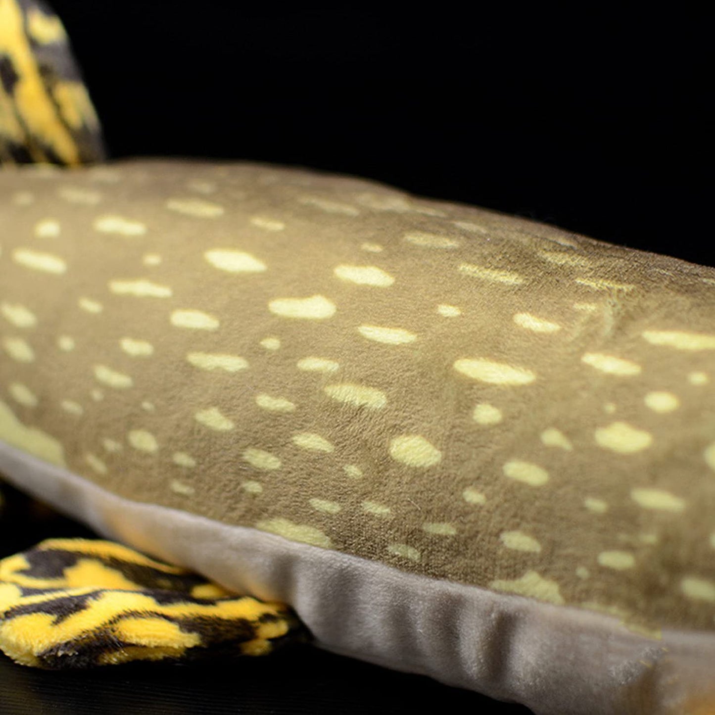 Northern Pike Fish Plush Toy, Simulation Lifelike Depth Ocean Stuffed Animals Pike Plushie Toys