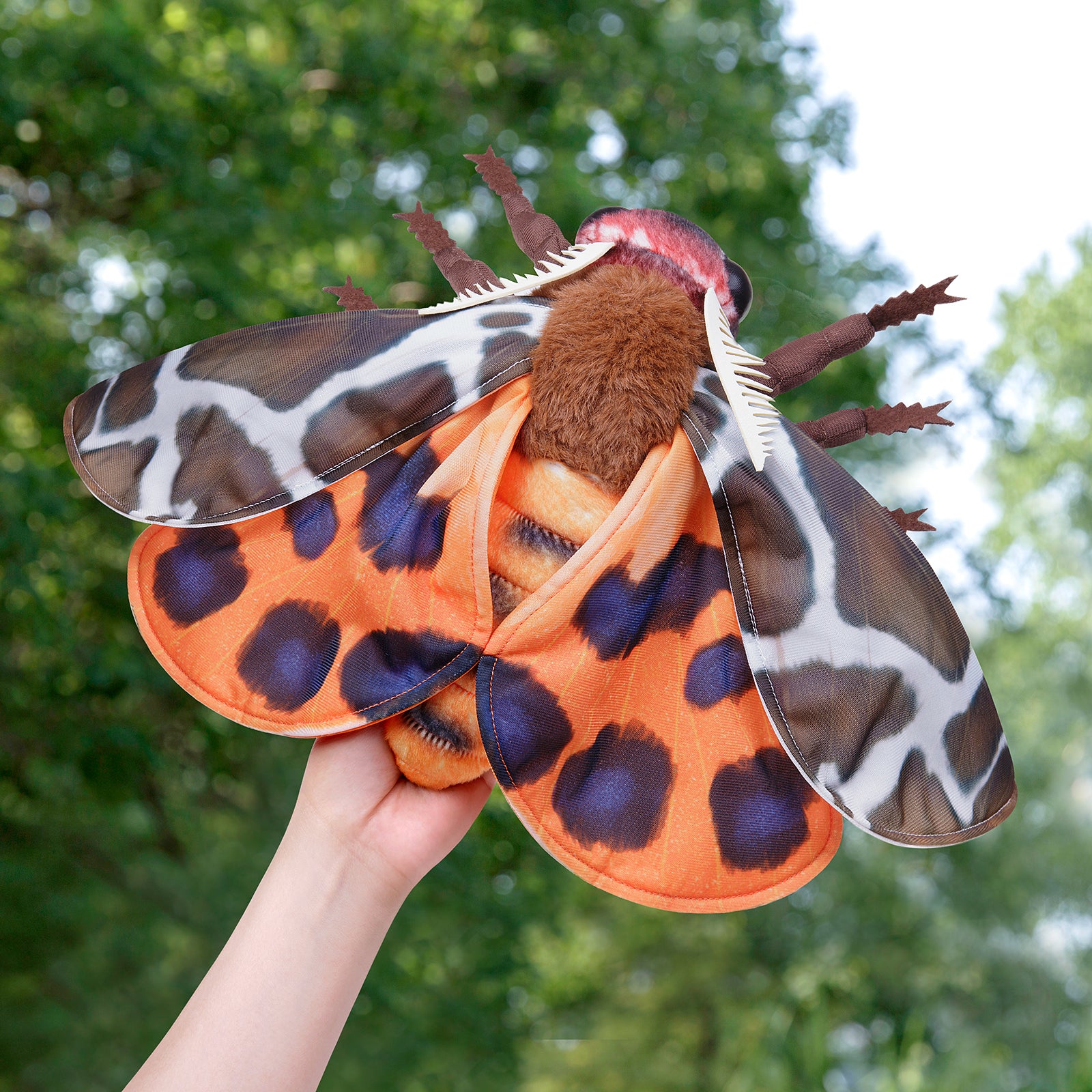 Giant Garden Tiger Moth Plush Toy, Lifelike Garden Tiger Moth Stuffed Animals