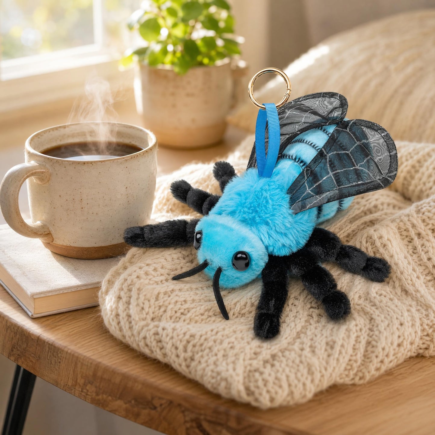 Bee Plush Keychain Toy - Realistic Bee Stuffed Animals Keyring Pendant, Cute Bee Plushie Toys for Backpack Handbag Charms