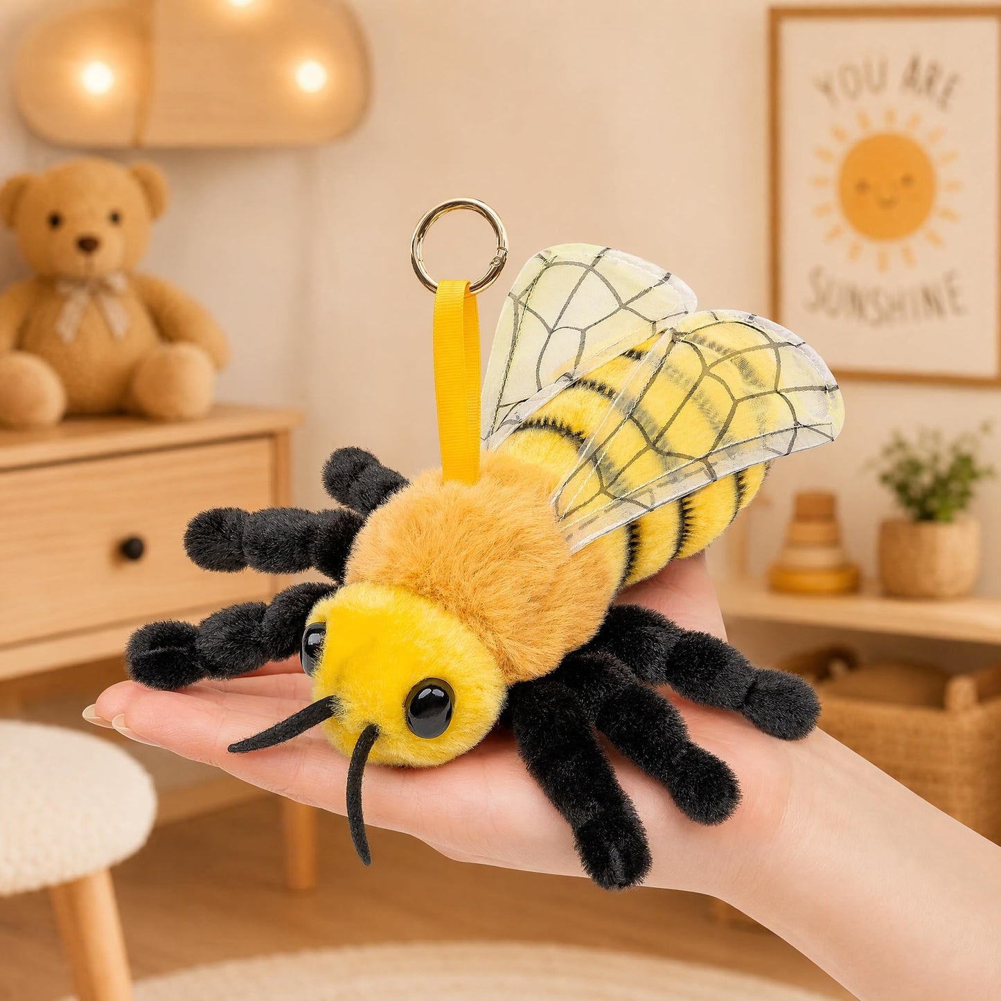 Bee Plush Keychain Toy - Realistic Bee Stuffed Animals Keyring Pendant, Cute Bee Plushie Toys for Backpack Handbag Charms